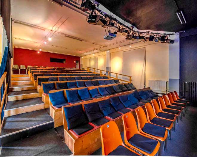 Sensemble Theater_innen_foto_sensemble theater_660x528 Sensemble Theater innen Zuschauerraum