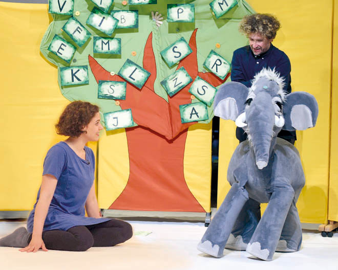 Theater EUKITEA Viola und das magische Friedensalphabet Kindertheater