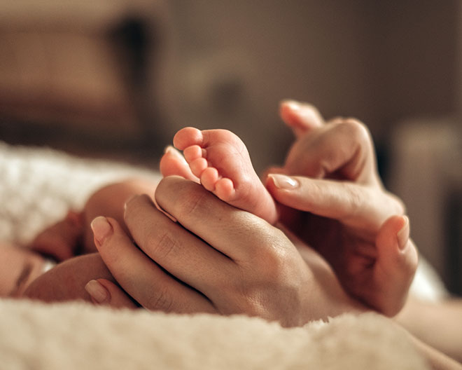 baby massage füße babymassage