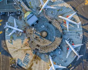 Jeffrey Milstein, Newark 8 Terminal B, Newark, NJ, 2016, aus der Serie Flughäfen © Jeffrey Milstein