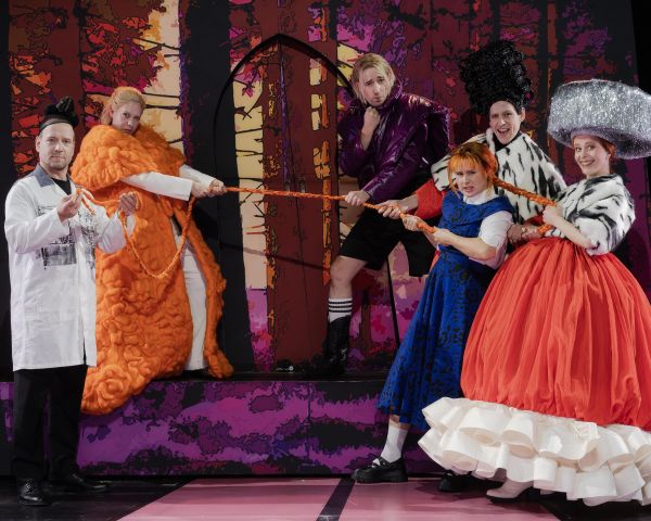 Staatstheater Rapunzel Foto: Jan-Pieter Fuhr