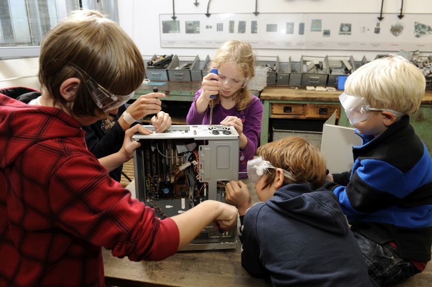 Ausstellung Fotograf Rudi Ott Nürnberg Kindermuseum Schatzkammer Erde