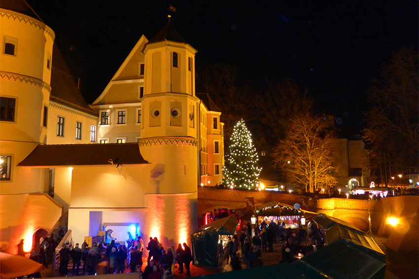 Weihnachtsmakrkt Wertingen Schloss