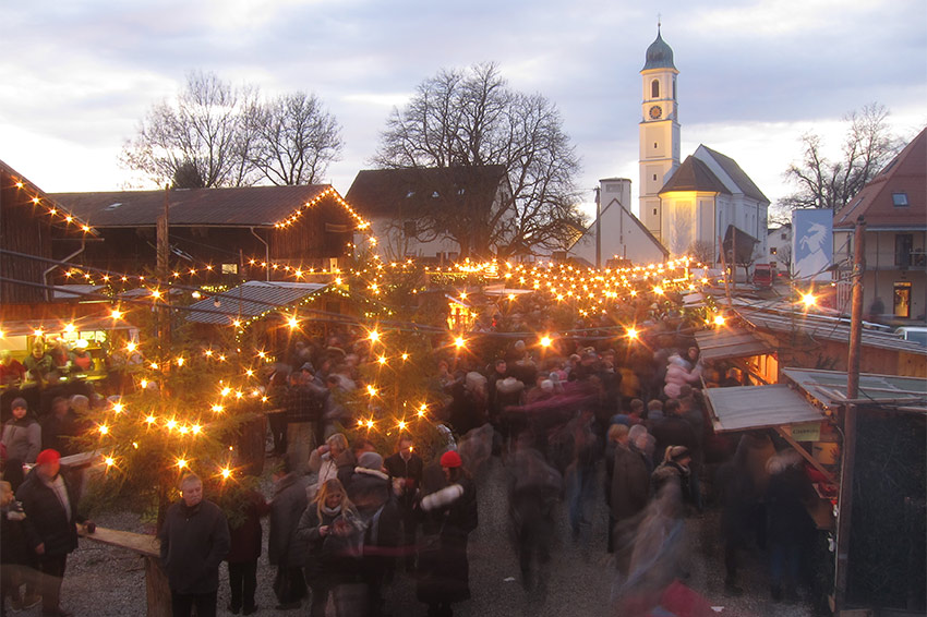 Weihnachtsmarkt im Schlosshof Affing