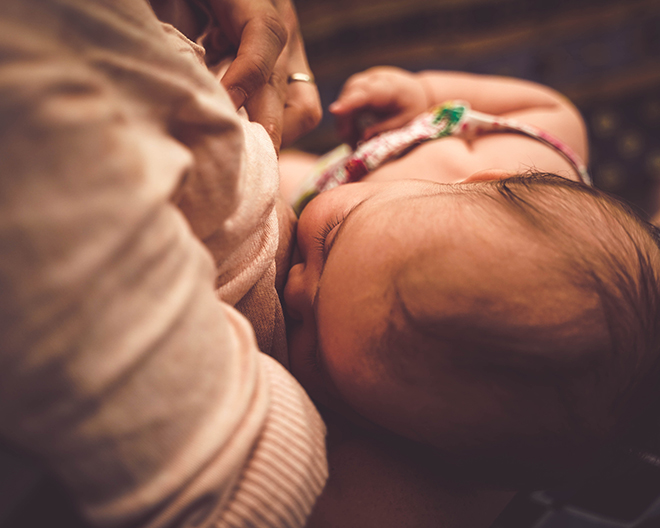 stillen mutter baby wochenbett