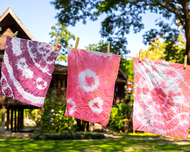 AdobeStock_307659956_-Nutt batik stoff färben