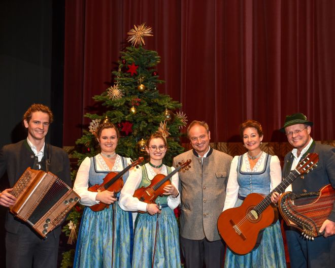 Hl. Nacht – Elisabth Rehm + Bigler + R.M.Schießler Stadthalle Neusäß
