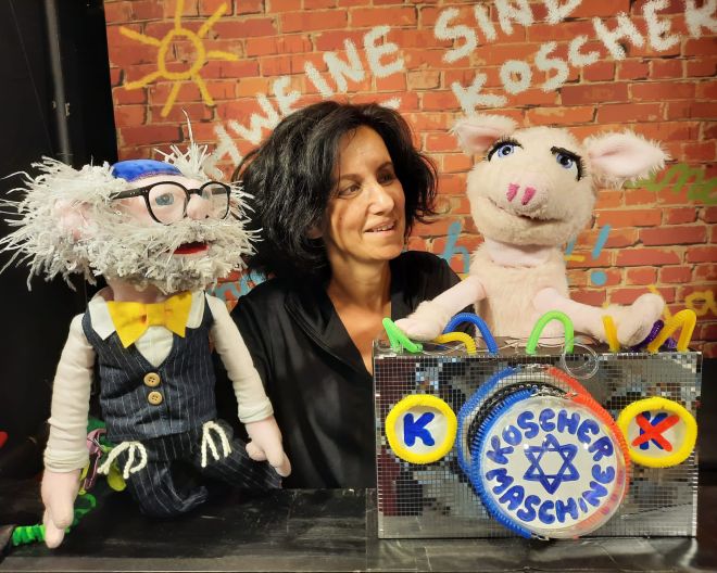 Koscher-Maschine_Shlomit mit Rabbi und Babbett Kulturhaus abraxas Theater Puppentheater